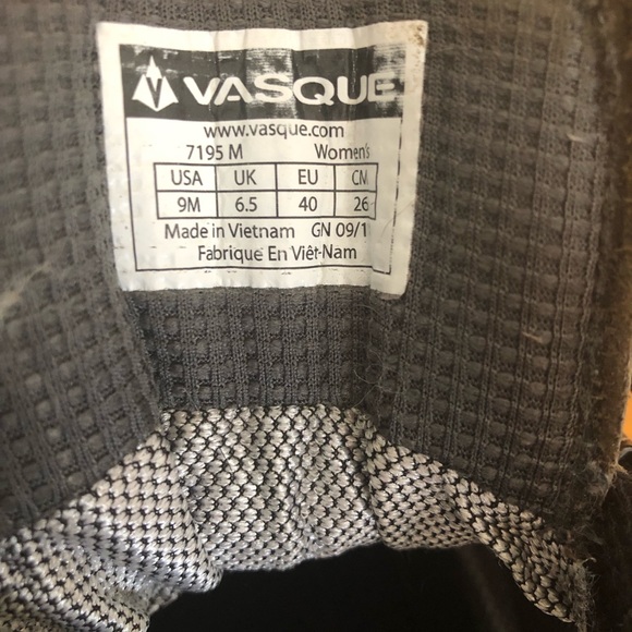 Vasque Women’s Breeze GTX Hiking Shoes - Picture 6 of 8